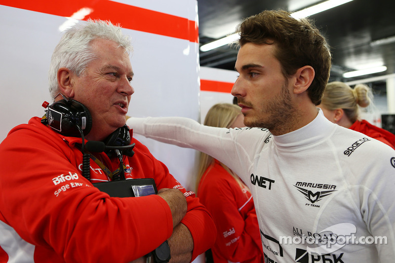 Pat Symonds, Marussia F1 Team Technical Consultant com Jules Bianchi, Marussia F1 Team