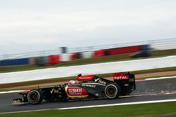 Sparks flying from Romain Grosjean, Lotus F1 E21