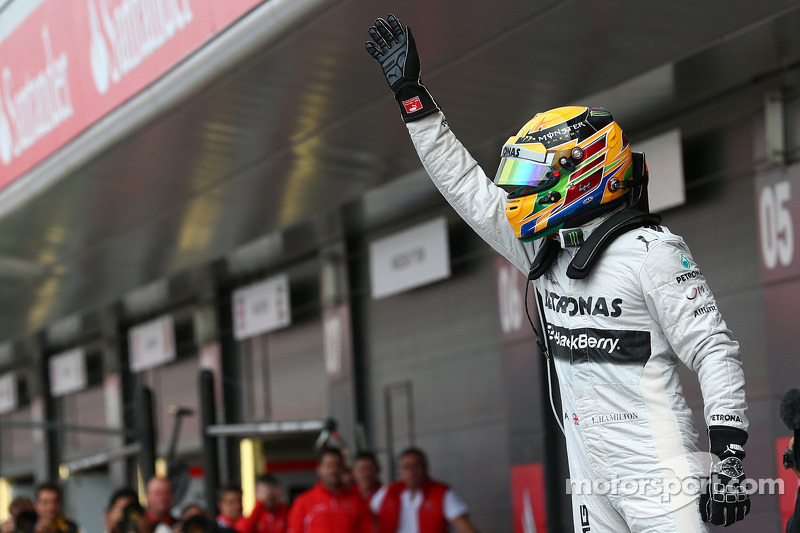 Ganador de la pole Lewis Hamilton, Mercedes AMG F1