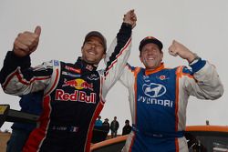 Winnaar Sébastien Loeb met 2e plaats Rhys Millen
