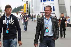 Jos Verstappen, met zoon Max Verstappen