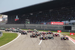 Sebastian Vettel, Red Bull Racing RB9, Lewis Hamilton, Mercedes AMG F1 W04 en Mark Webber, Red Bull