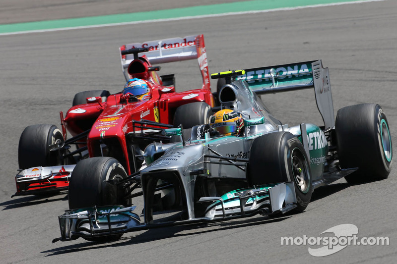 Lewis Hamilton, Mercedes Grand Prix y Fernando Alonso, Scuderia Ferrari