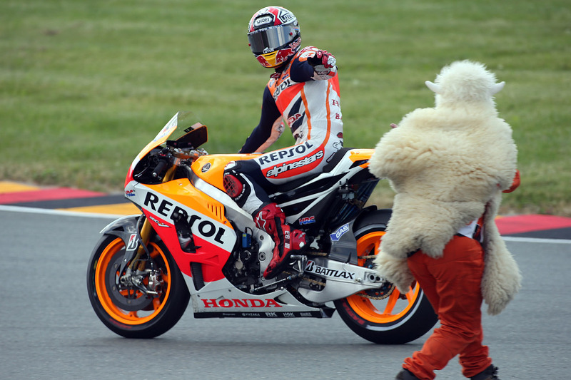 <img src="http://cdn-1.motorsport.com/static/custom/car-thumbs/MOTOGP_2017/RIDERS_NUMBERS/Marquez.png" width="50" /> #2 MotoGP Jerman 2013