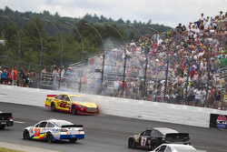 Crash for Joey Logano, Penske Racing Ford