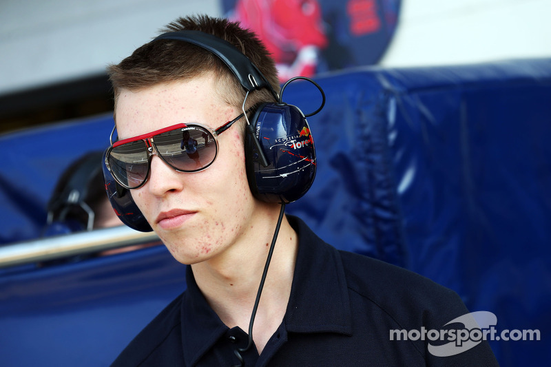 Daniil Kvyat, Scuderia Toro Rosso piloto de pruebas