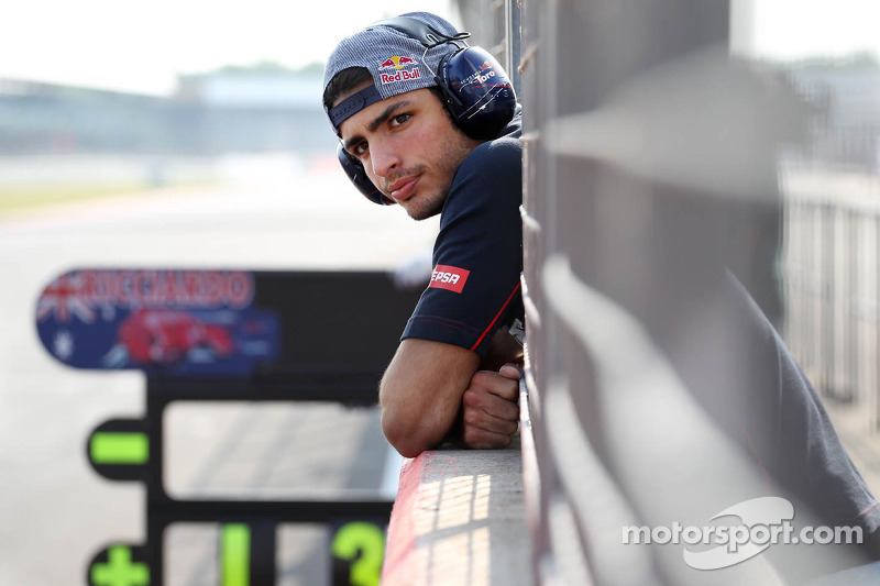 Carlos Sainz Jr., Scuderia Toro Rosso piloto de prueba