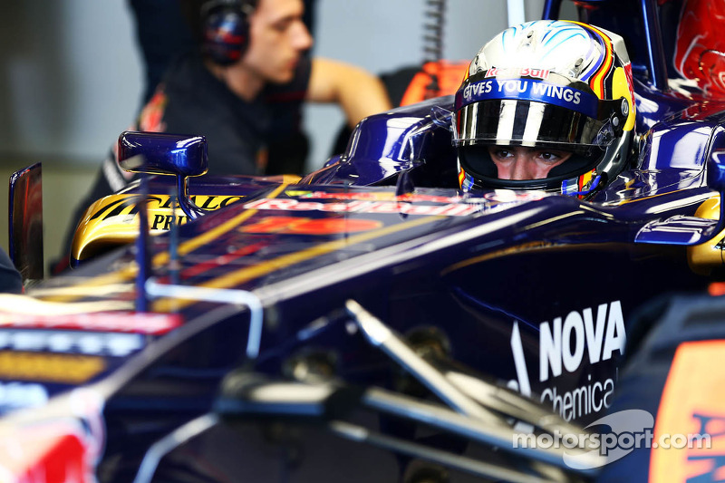 Carlos Sainz Jr., Scuderia Toro Rosso STR8 piloto de prueba