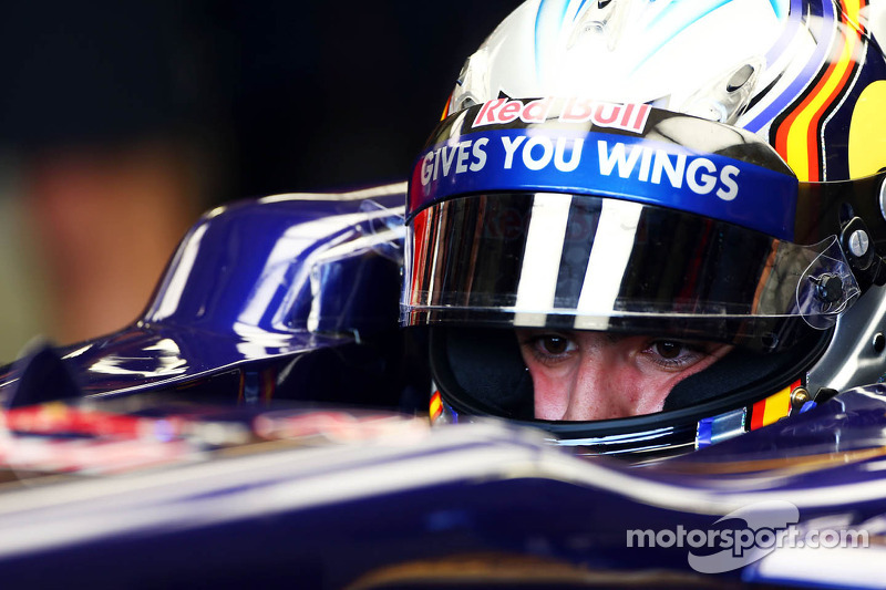 Carlos Sainz Jr., Scuderia Toro Rosso STR8 piloto de prueba