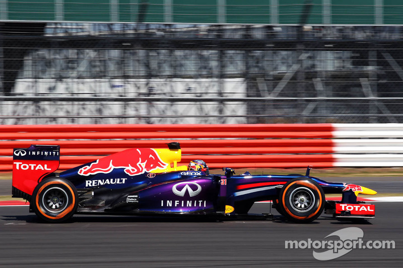 Carlos Sainz probando el RB9 de Red Bull Racing RB9 durante unos test