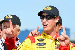 Race winner Joey Logano, Penske Racing Ford