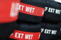 Wet tyre blankets
