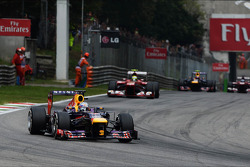 Sebastian Vettel, Red Bull Racing RB9 leads the race