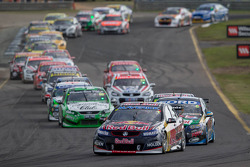 Start: Jamie Whincup, Red Bull Holden leads