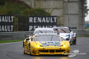 #66 JMW Motorsport Ferrari F458 Italia: Joel Camathias, Andrea Bertolini