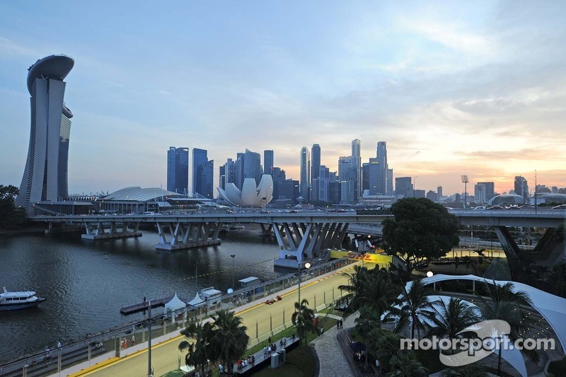 Sergio Pérez, McLaren MP4-28 desde el Singapore Flyer