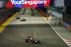 Sebastian Vettel, Red Bull Racing RB9 leads off on the formation lap