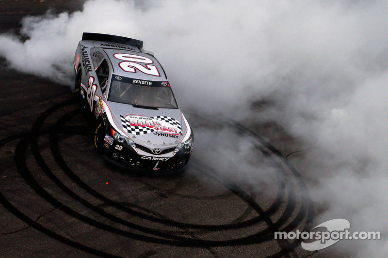 Race winner Matt Kenseth, Joe Gibbs Racing Toyota