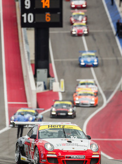 Cars head to formation lap: Madison Snow