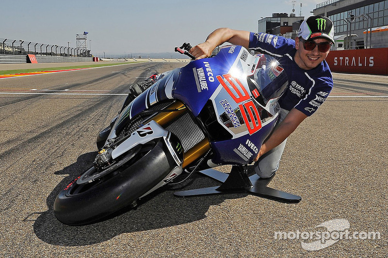 Jorge Lorenzo, Yamaha Factory Racing y la demostración de ángulo de inclinación