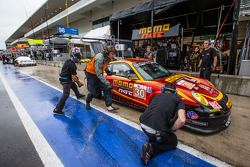 #30 NGT Motorsport Porsche 911 GT3 Cup: Henrique Cisneros, Sean Edwards