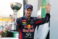 1. Sebastian Vettel, Red Bull Racing, feiert auf dem Podium