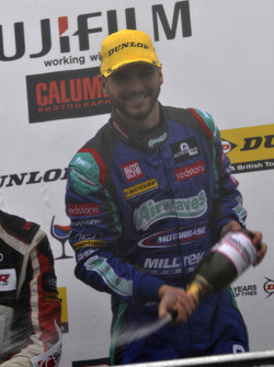 Tom Onslow-Cole, Airwaves Racing