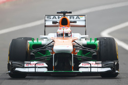 Paul di Resta, Sahara Force India VJM06 con neumáticos Pirelli desgastados