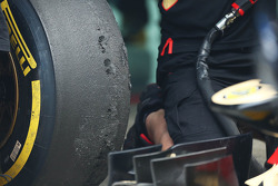 Pneu Pirelli desgastados usados pela Lotus F1 Team