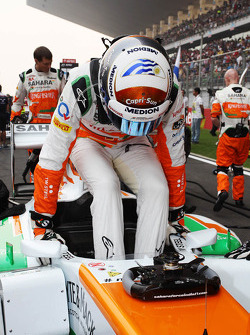 Adrian Sutil, Sahara Force India VJM06 en la grilla