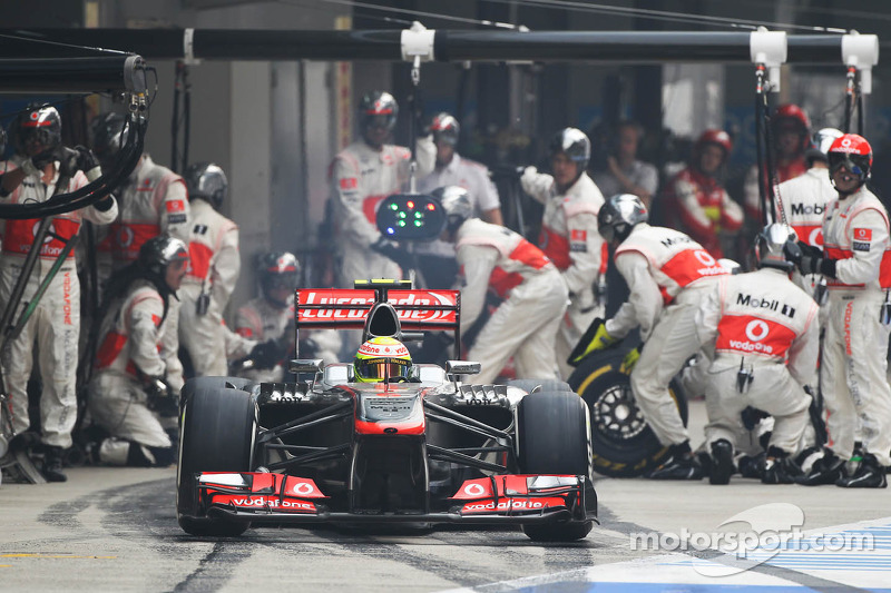 Sergio Perez, McLaren MP4-28 makes a pit stop