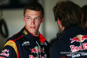 (L to R): Daniil Kvyat, Scuderia Toro Rosso talks with Jean-Eric Vergne, Scuderia Toro Rosso