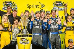 NASCAR Sprint Cup Series 2013: campeão Jimmie Johnson, Hendrick Motorsports Chevrolet, com a sua equipe