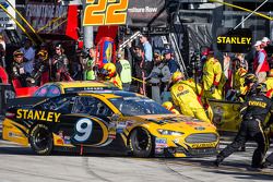Pit stop for Marcos Ambrose, Richard Petty Motorsports Ford