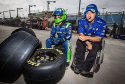 Casey Mears, Germain Racing de Ford, com o chefe da equipe Bootie Barker