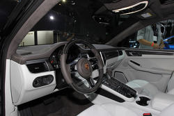 2014 PORSCHE MACAN