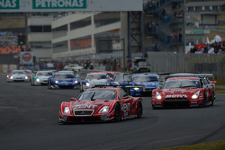 Start: #38 Lexus Team Zent Cerumo Lexus SC430: Yuji Tachikawa, Kohei Hirate leads