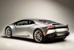 Lamborghini Huracan 2015 года, студийная фотосессия.
