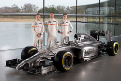 Kevin Magnussen, Jenson Button en Stoffel Vandoorne met de McLaren Mercedes MP4-29