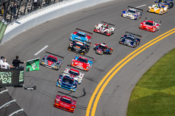 Start: ACO President Pierre Fillon gives the green flag as #99 GAINSCO / Bob Stallings Racing Corvette DP Chevrolet: Alex Gurney, Jon Fogarty, Darren Law, Memo Gidley takes the lead