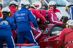 Equipo de rescate trabaja en el prototipo de Memo Gidley