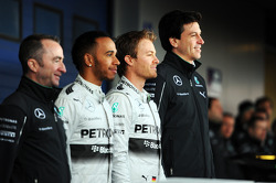 (L to R): Paddy Lowe, Lewis Hamilton, Mercedes AMG F1, Nico Rosberg, Mercedes AMG F1, and Toto Wolff