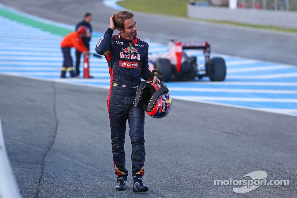 Jean-Eric Vergne, walks from his Scuderia Toro Rosso STR9 after stopping on the start/finish straight