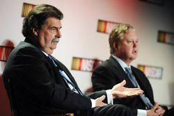 NASCAR, il  Presidente Mike Helton con il CEO e Presidente NASCAR CEO Brian France