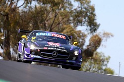 #1 Erebus Motorsport Mercedes SLS AMG GT3: Bernd Schneider, Maro Engel, Nico Bastian