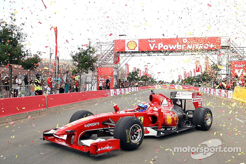 Marc Gene, Ferrari Piloto de pruebas en las calles de Johannesburgo