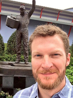 Dale Earnhardt Jr., Hendrick Motorsports Chevrolet takes a selfie in front of a statue of his father