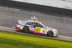 Race winner Dale Earnhardt Jr., Hendrick Motorsports Chevrolet