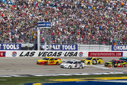 Start: Joey Logano and Brad Keselowski lead