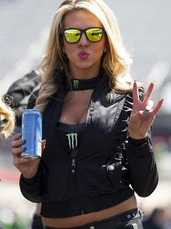 Monster Energy kızı
